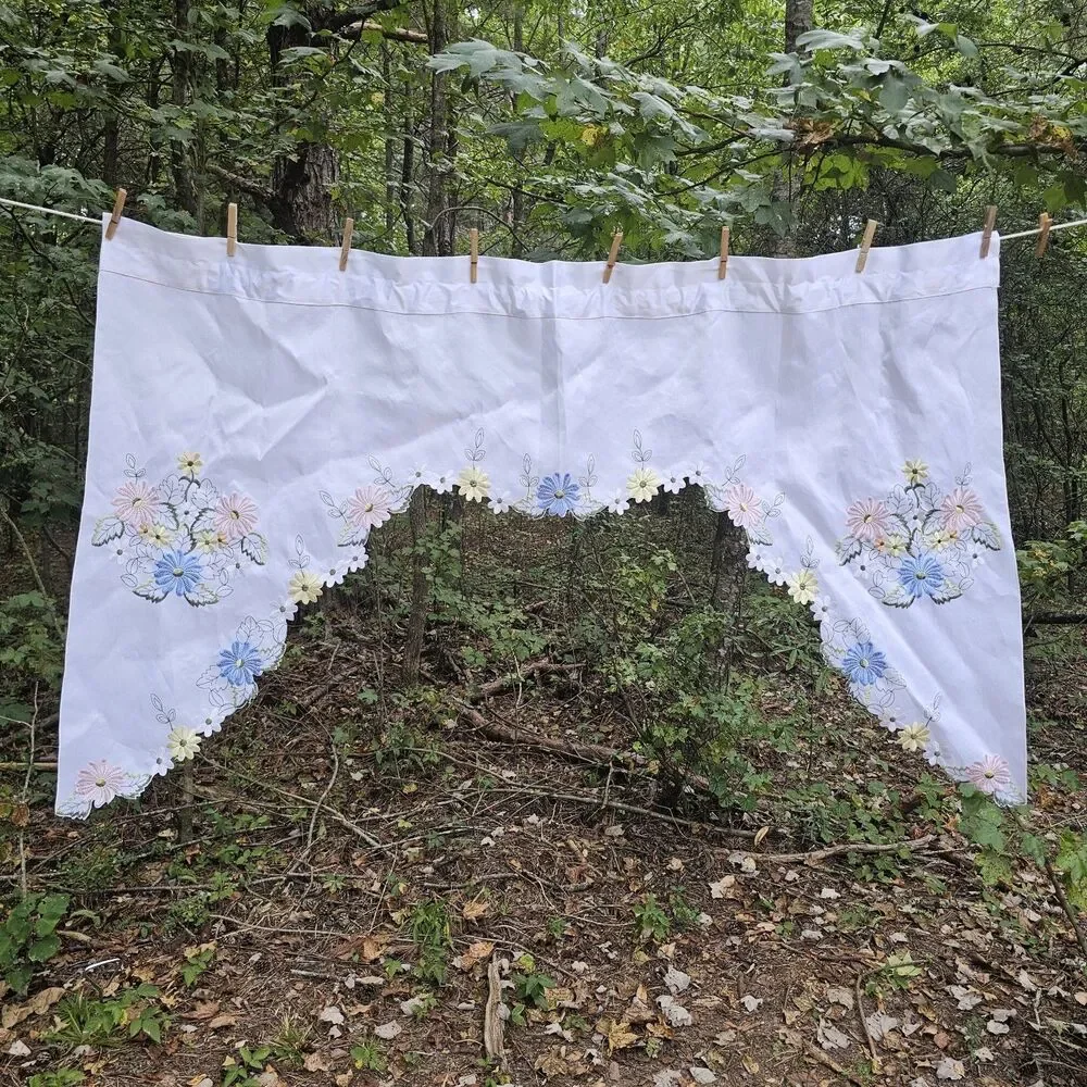 Pretty White Embroidered Floral Valance Blue Pink Cutwork Cottagecore 56x36